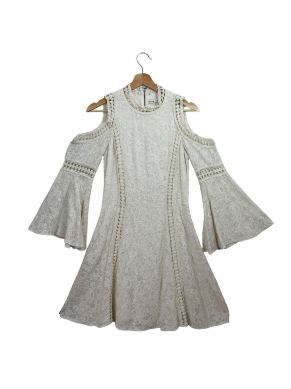 Alice + Olivia Enya Dress Size 6 Cream Ivory Macrame Embroidered Lace Cut Out - Picture 2 of 12